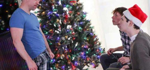 Stepbrothers Dakota and Danny work tirelessly to decorate their beloved Christmas tree. The house is starting to feel more joyous as the ornaments and tinsel come out to adorn the tree.